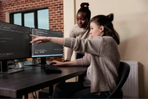 Mujeres en programación: Empoderamiento en la industria Tech